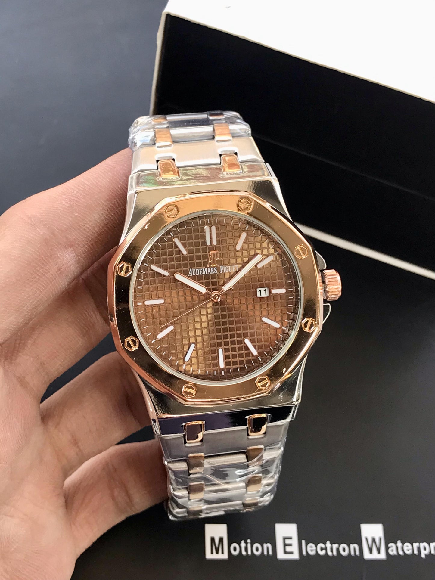 AP - DD Bronze Rose