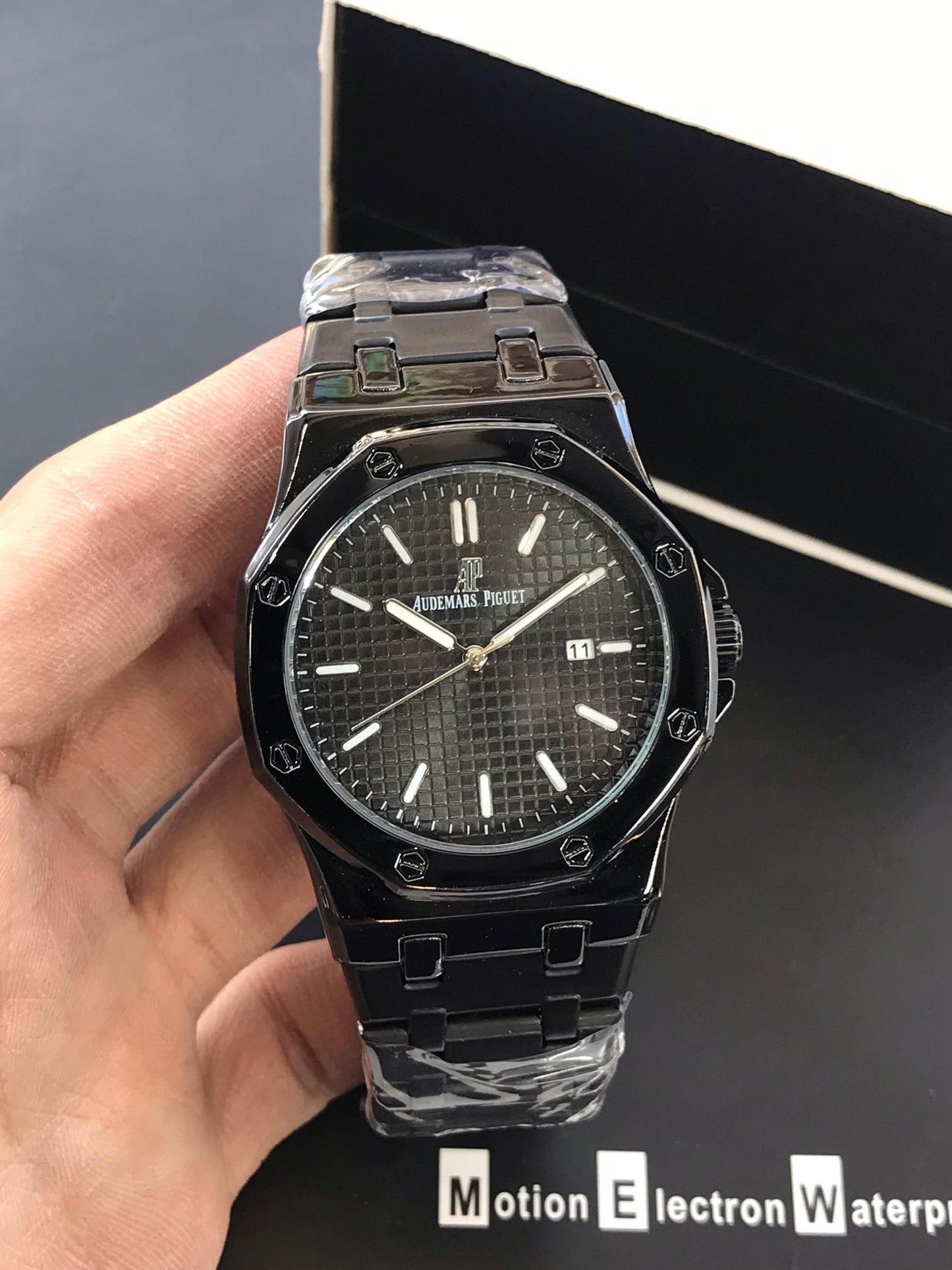 AP - All Black