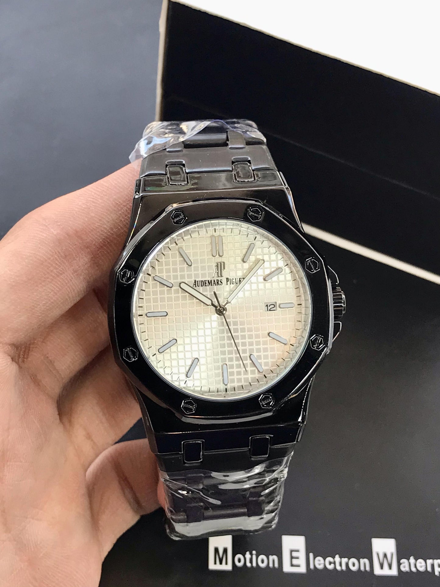 AP - White&Black